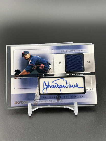 2005 SkyBox Autographics Johan Santana Auto Game Jersey Silver /75