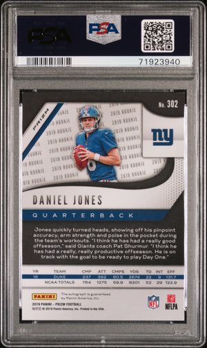 2019 Panini Prizm #302 Daniel Jones Rookie Autographs Prizm Pink PSA 9