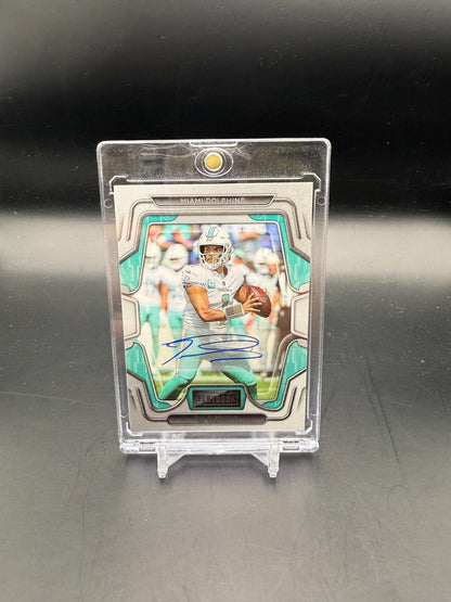 2022 Panini Playbook Tua Tagovailoa Auto #42 WC